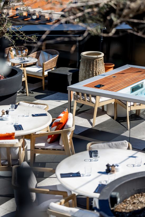 Petite Source mirror pool installed at DoubleTree by Hilton Nice - luxury hotel Côte d'Azur