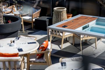 Hotel design pool - mirror cladding Petite Source Île secrète finish