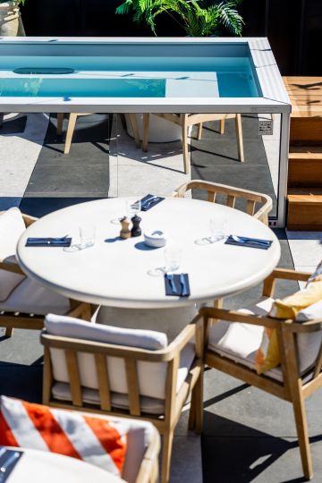 Above-ground mirror pool installed at Hilton Nice - Petite Source luxury hospitality