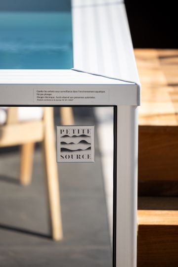 Petite Source mirror spa - design pool for high-end hospitality