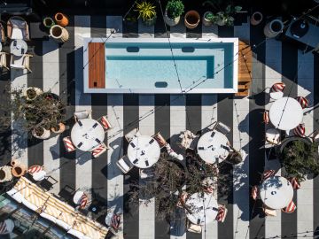 Mirror pool Petite Source - wellness experience luxury hotel Hilton Nice