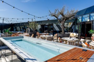 Petite Source Île secrète finish - mirror pool wellness luxury hotel