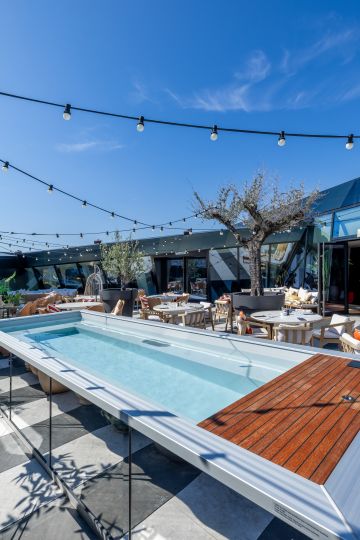 Above-ground mirror pool Petite Source - Île secrète finish Hilton Nice