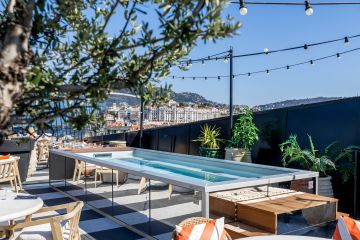 Petite Source mirror pool - bespoke hotel installation Côte d'Azur