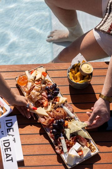 Petite Source mirror pool - luxury hospitality wellness Nice Côte d'Azur