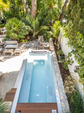 Petite Source PS7 dans jardin classé Bon Abri — vue verticale