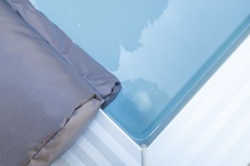 Bain hôtelier discret dans jardin classé Sanary