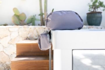 Bardage miroir reflétant ciel et feuillage — Bon Abri