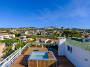 Spa Petite Source bains de soleil toit-terrasse Bandol