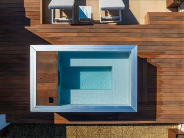 Vue aérienne spa Petite Source terrasse bois Bandol